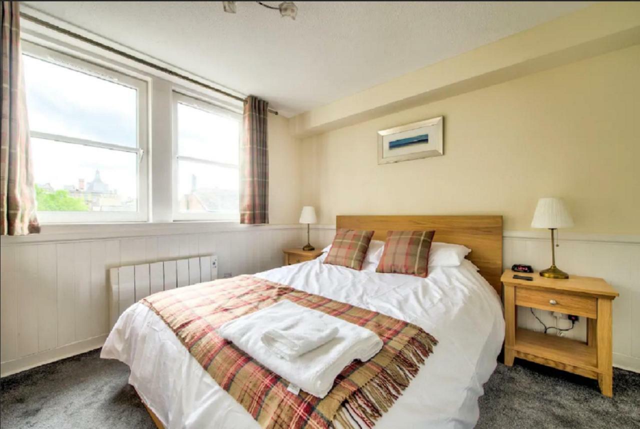 Charming 1 Bed Apartment With Castle View Edimburgo Exterior foto